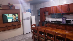 Apto 3 quartos, 12 pessoas, ar, wifi, prox 3 praias.